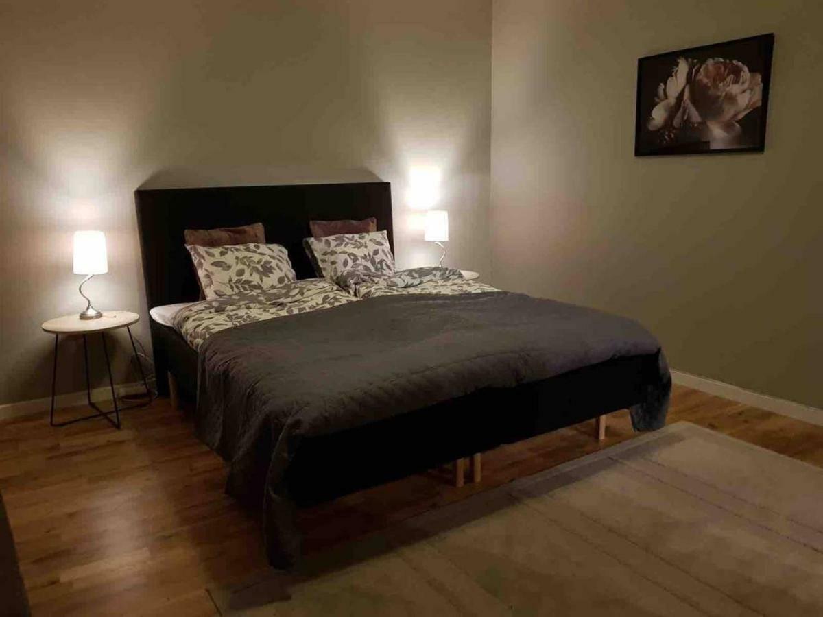 Leilighet Lovely, Spacious With Free Parking Sandviken