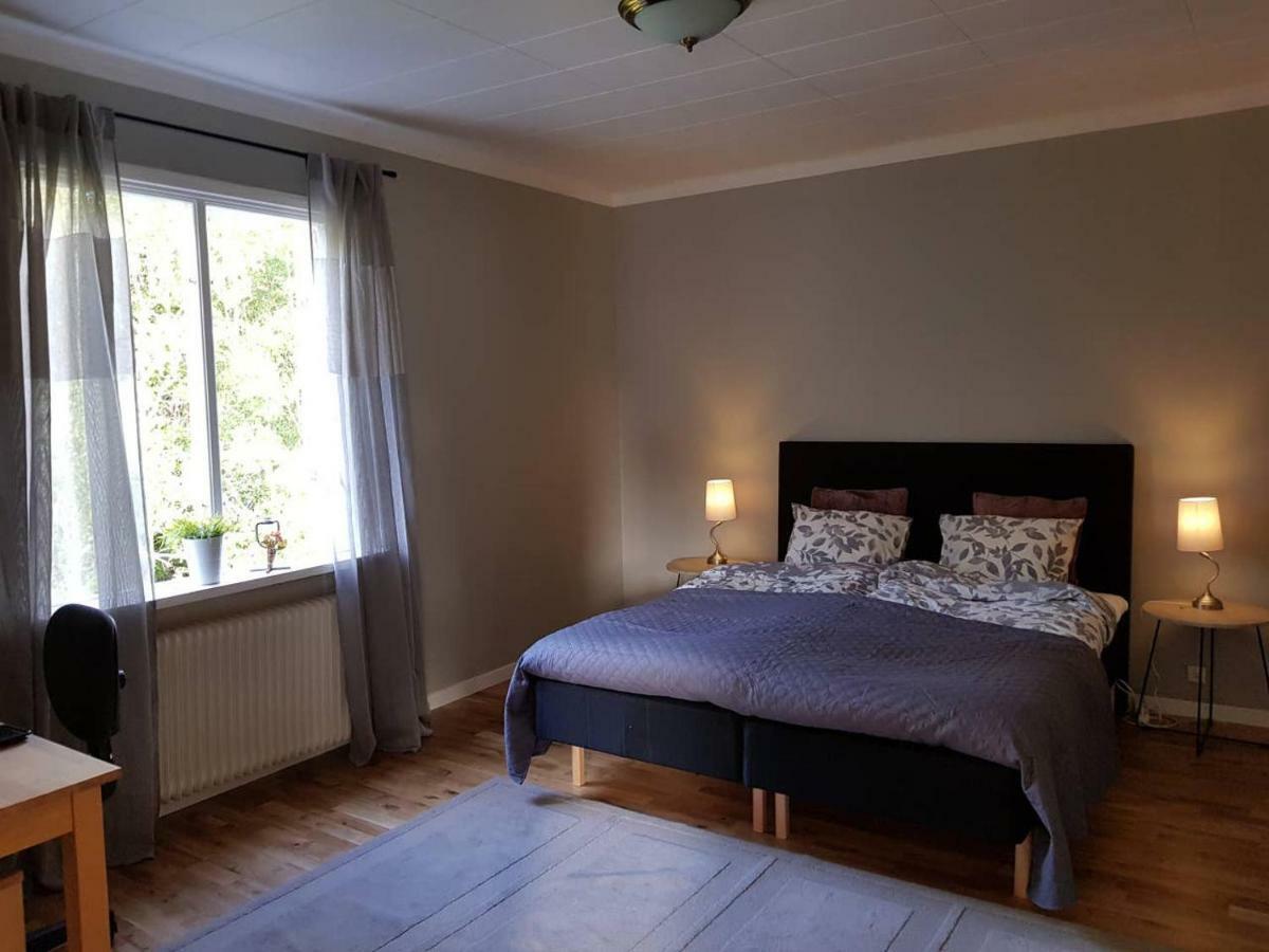 Lovely, Spacious With Free Parking
